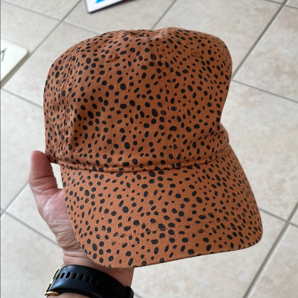 Spotted Tan and Black Cap